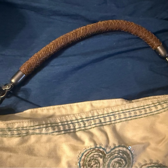 Fossil Cream and Blue Embroidered Shoulder Bag - Picture 2 of 5